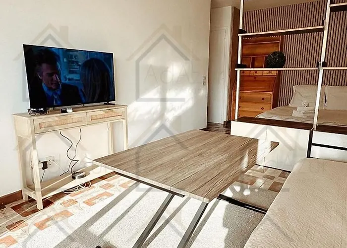 Patrice Studio, Calme, Parking, Climatisation, Vue Panoramique アパート マントン